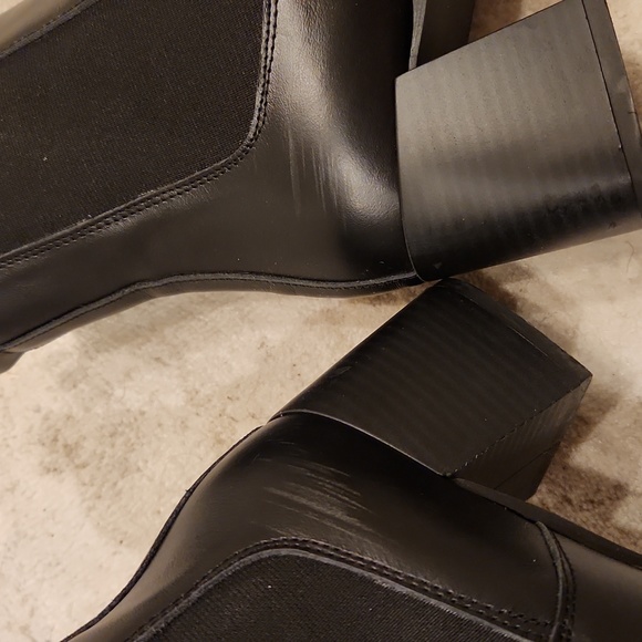 Avellini Made in Spain Black Leather Booties - Picture 7 of 7